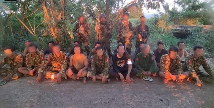 သျှမ်းမြောက်တွင် စစ်ရှုံးနေသလို မကွေးတိုင်းဒေသကြီးတွင်လည်း စစ်ကောင်စီတပ်သား(၁၇)ဦး လက်နက်ချအညံ့ခံပြန်ပြီ