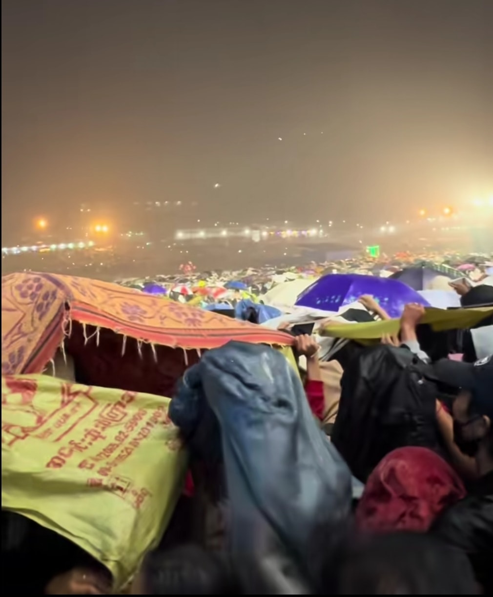 လေဖိအားနည်းရပ်ဝန်းအရှိန်ကြောင့် နိုဝင်ဘာလ ၂ ရက်မှ ၆ ရက်နေ့အထိ တနိုင်ငံလုံး မိုးထစ်ချုန်းရွာနိုင် ယမန်နေ့ညက မိုးရွာသွန်းမှုကြောင့် တောင်ကြီးတန်ဆောင်တိုင်ပွဲ ဖျက်ခဲ့ရတယ်လို့ဆို