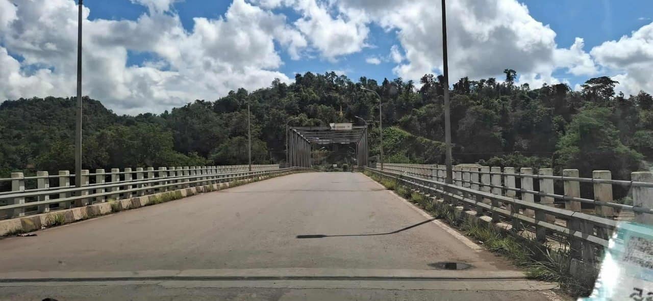 လားရှိုးမြို့ပြင်မှာရှိတဲ့ ကိုးကန့်တပ် MNDAA တပ်စခန်းတွေကို နောက်ပြန်ဆုတ်ပေးဖို့ စစ်တပ်က ဖိအားပေး နှစ်ဖက်စစ်ရေးတင်းမာနေ