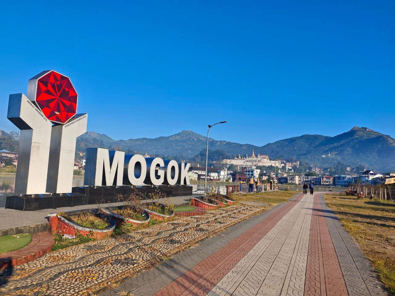 TNLA က လုံခြုံရေးယူပြီး စစ်တပ်ကို မိုးကုတ်မြို့ထဲ ခေါ်သွင်း စစ်တပ်မှ အင်အားအလုံးအရင်းနဲ့ အတားအဆီးမရှိ ဝင်ရောက်လာ