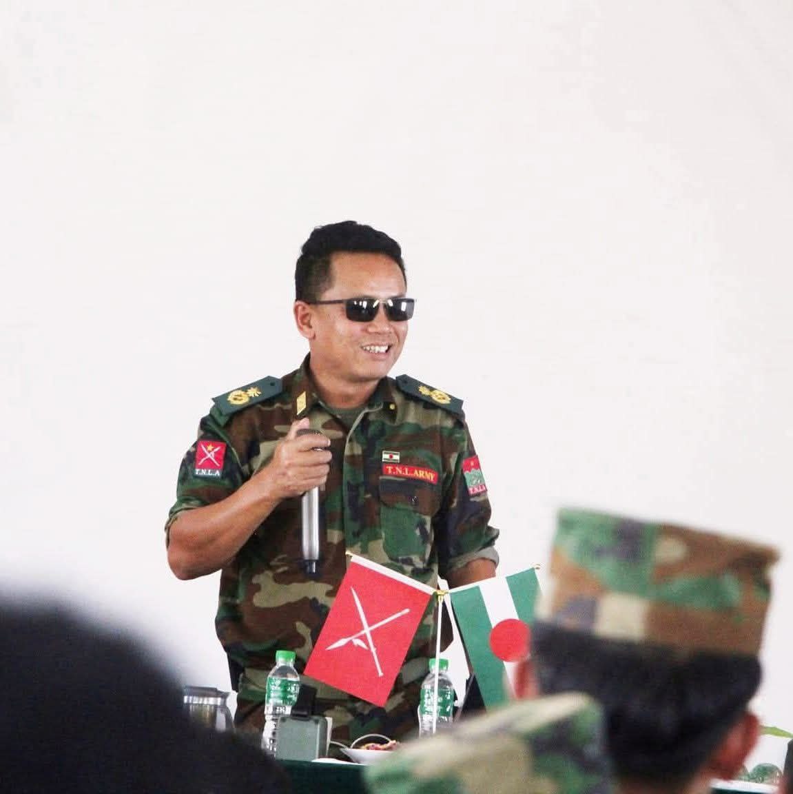 မိုးကုတ်−မိုးမိတ် ပြန်ပေးလိုက်ရတဲ့အပေါ် နစ်နာသူတွေကို TNLA မှ ဗိုလ်ချုပ်တားဘုန်းကျော် တောင်းပန် ကျည်နဲ့ဘတ်ဂျက်မရှိ သေစရာလူလည်းနည်းလာတော့ စစ်တပ်နဲ့ အပစ်ရပ်ရတယ်လို့ဆို