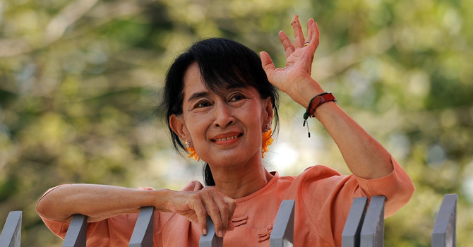 ဒေါ်အောင်ဆန်းစုကြည် ကျန်းမာရေးအခြေအနေ ကောင်းမွန်တယ်လို့ စစ်ကော်မရှင်ထုတ်ပြန် ထောင်ထဲတွင် ကွယ်လွန်ပြီးဖြစ်နိုင်တယ်ဆိုတဲ့ သတင်းသည် သတင်းအမှားသာ ဖြစ်တယ်လို့ဆို