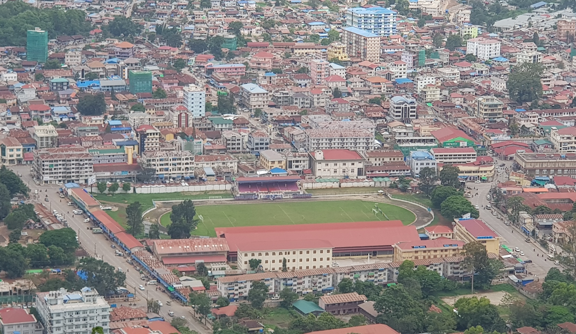 တောင်ကြီးရှိ ဘောလုံးကွင်းပတ်လည်မှာ ငှားရမ်းထားတဲ့ ဆိုင်ခန်း၊ တိုက်ခန်းများ အမြန်ဆုံး ဖယ်ရှားဖို့ အမိန့်ထုတ်