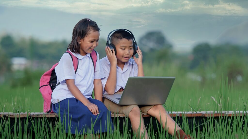 ထိုင်းပညာရေးဝန်ကြီးဌာနက နိုင်ငံမဲ့နဲ့ ရွှေ့ပြောင်းကလေးငယ်များ ထိုင်းကျောင်းတွေမှာ ကျောင်းတက်ခွင့်ပြု