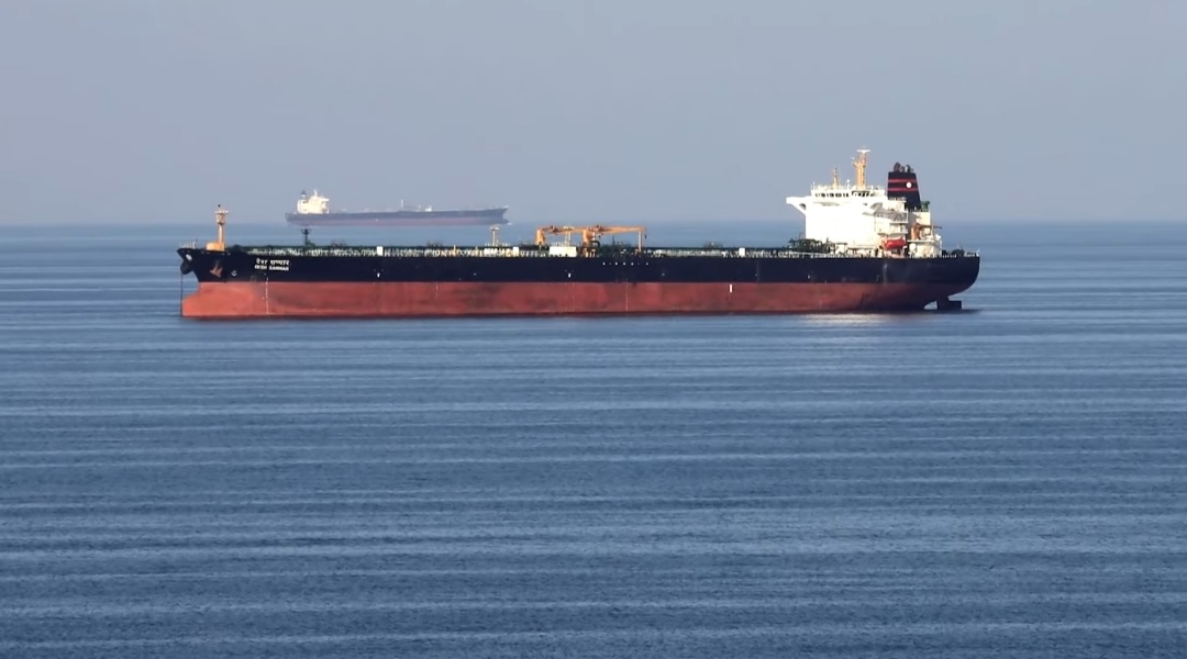 အရှေ့အလယ်ပိုင်းပင်လယ်ကွေ့မှာ ရေနံတင်သင်္ဘော ရာကျော် ရပ်တန့်သွား