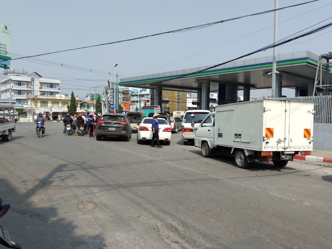 ပြည်တွင်းစက်သုံးဆီ တစ်လီတာကျပ် ၁၀၀ ကျော်စတက်