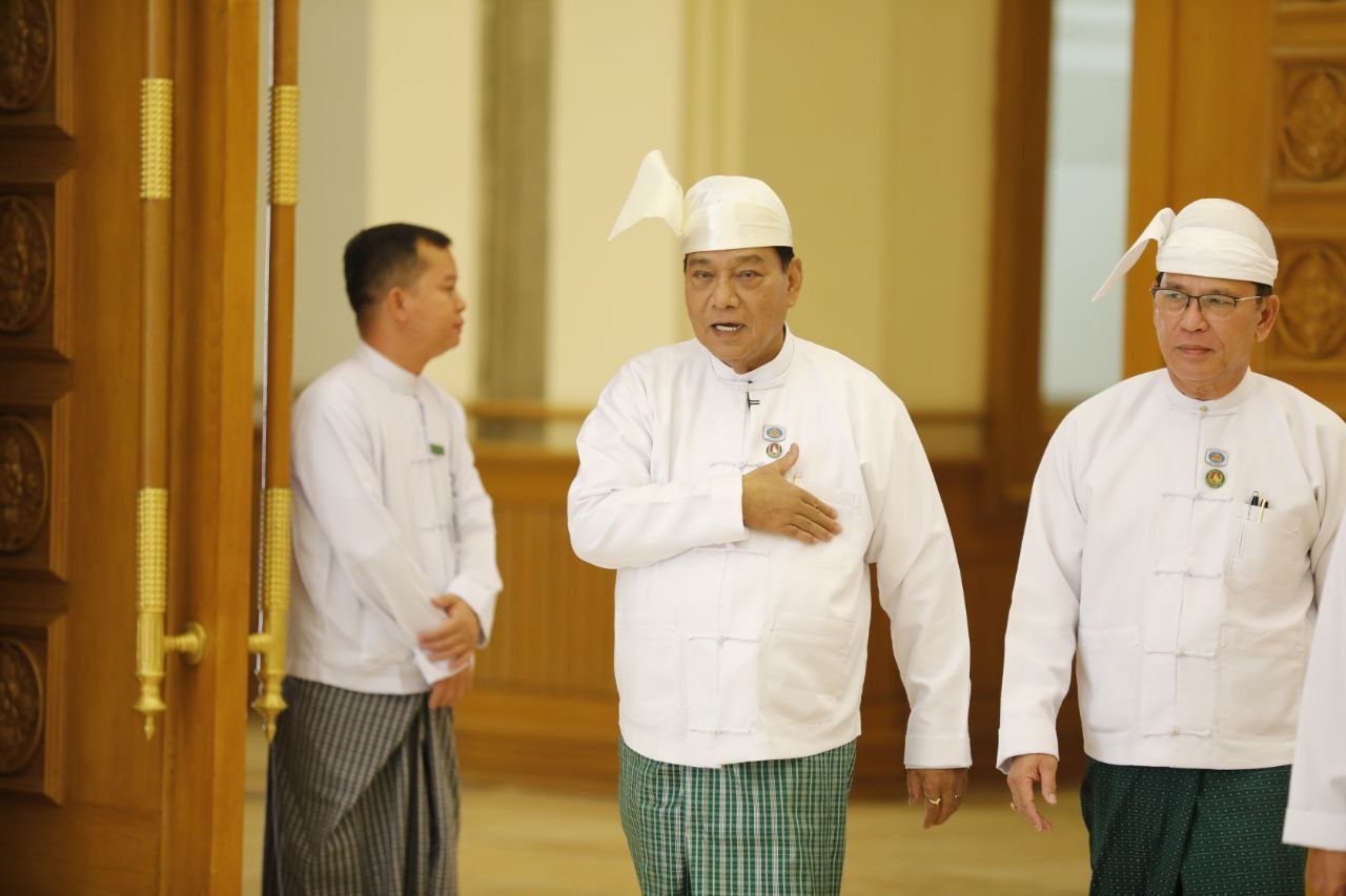 ပြည်သူ့လွှတ်တော် ဥက္ကဋ္ဌ အဖြစ် USDP ဥက္ကဋ္ဌ ဦးခင်ရီ ရွေးချယ်တင်မြောက်ခံရ ဒုဥက္ကဋ္ဌ အဖြစ် ပြန်ကြားရေးဝန်ကြီး ဦးမောင်မောင်အုန်း ဖြစ်လာ