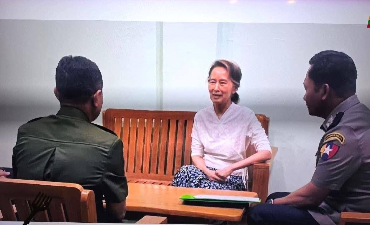 ဒေါ်အောင်ဆန်းစုကြည် အား နေအိမ်အကျယ်ချုပ်သို့ ပြောင်းလဲထားရှိလိုက်ပြီလို့ဆို