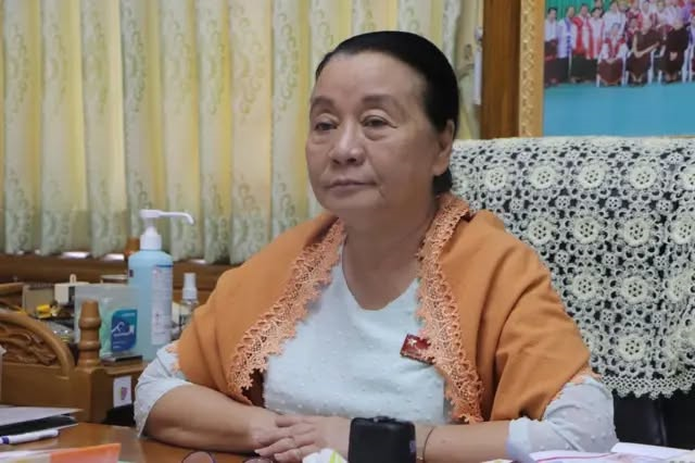 ဆိုရှယ်မီဒီယာပေါ်မှာ ပြန့်နှံ့နေတဲ့ ကရင်ပြည်နယ်ဝန်ကြီးချုပ် ဒေါ်နန်းခင်ထွေးမြင့် ကွယ်လွန်သွားပြီဆိုတဲ့ သတင်းဟာ သတင်းအမှားသာဖြစ်
