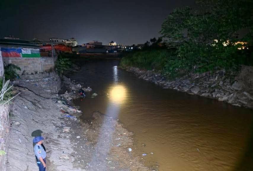 မယ်ဆိုင်ချောင်းအတွင်း ဆိုင်ကယ်ခိုးကူးသည့်မြန်မာလူငယ် ၂ ဦး ထိုင်းစစ်တပ်သေနတ်ဖြင့် ပစ်ခတ်၊ တစ်ဦးသေဆုံး တစ်ဦး ဒဏ်ရာရ