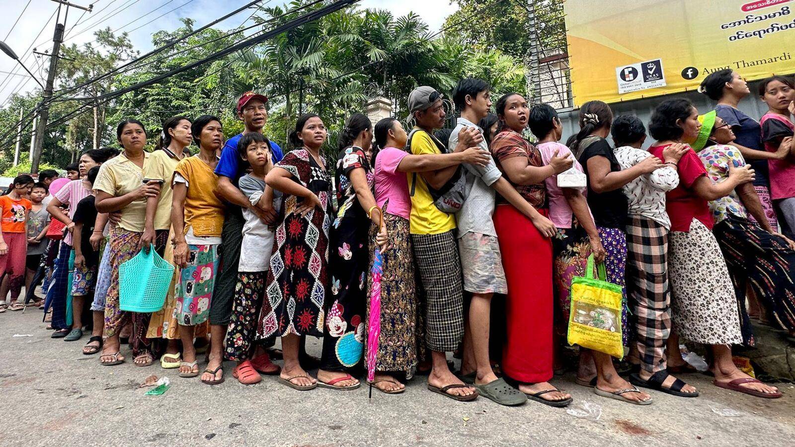 မြန်မာမှာ စီးပွားရေးနဲ့ စားနပ်ရိက္ခာအခက်အခဲတွေကြောင့် EU က ယူရို ၈ သန်း အရေးပေါ် အချိန်ကိုက်ထောက်ပံ့