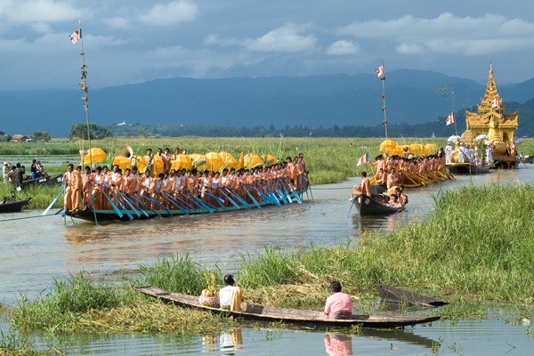 အင်းလေးဖောင်တော်ဦးဘုရားဆွဲလှေမြုပ်၊ လူထိခိုက်မှုမရှိ